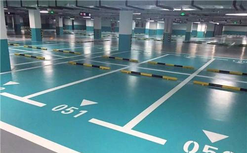 崇信崇信环氧地坪中涂：构筑坚固地面的关键环节
